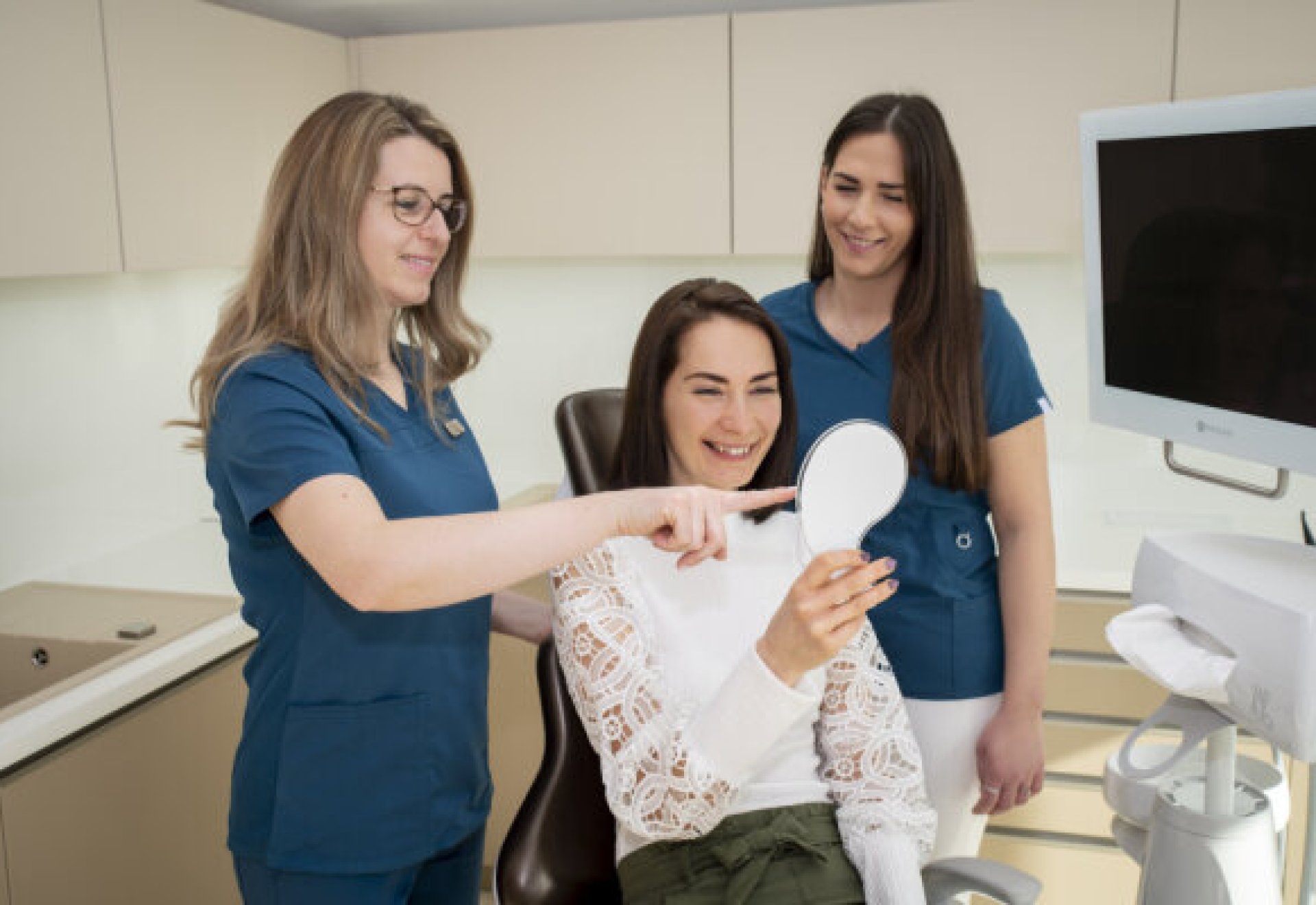  Implantációs fogászat Győr